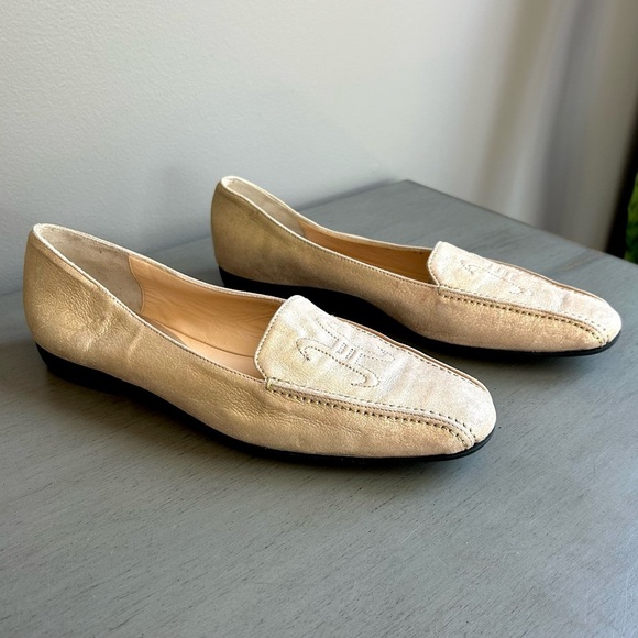 Chic Beige Loafers for Women - Picture 2 of 13